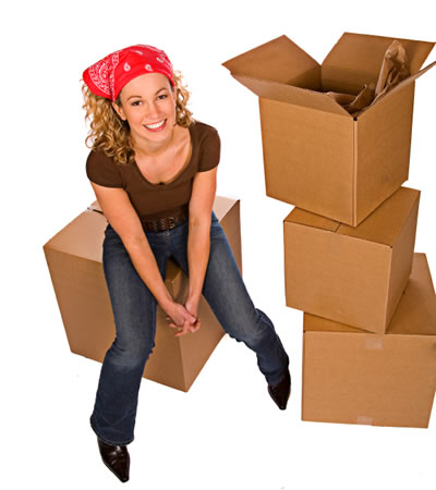 moving-girl-boxes